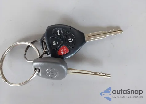 2010 Toyota Corolla S z USA, uszkodzony, nr VIN 2T1BU4EE3AC524100